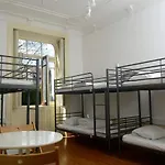 O2 Hostal *