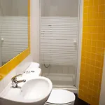 O2 Hostal *