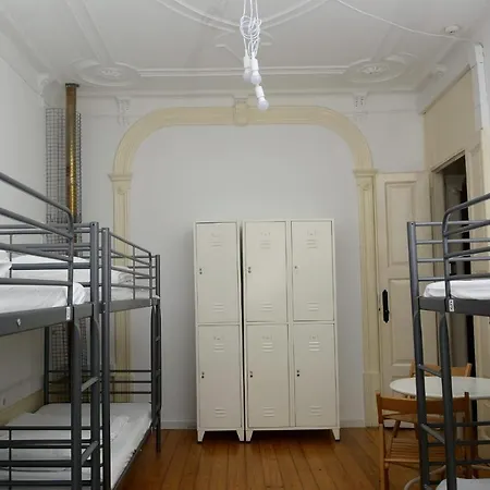O2 Hostel