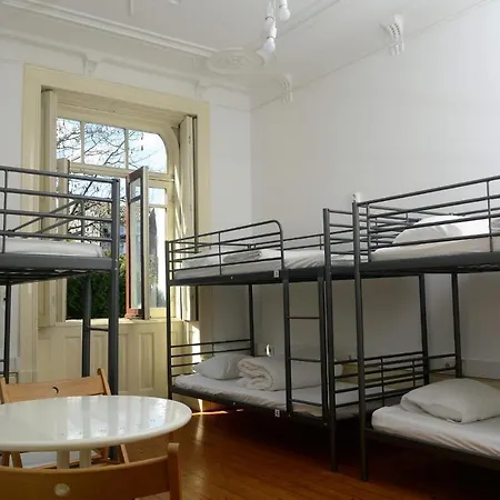 O2 Hostel *